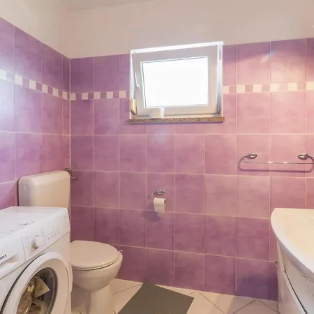 Holiday home Stunning In Vodnjan With Kitchen *