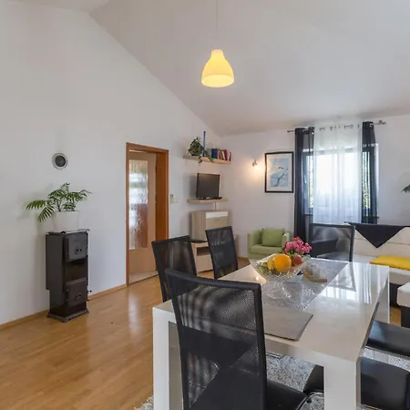 Holiday home Stunning In Vodnjan With Kitchen *
