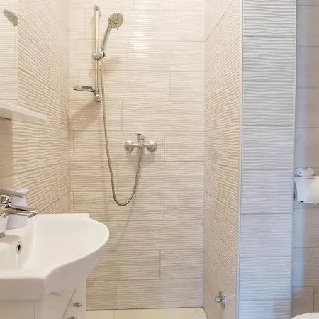 Stunning In Vodnjan With Kitchen