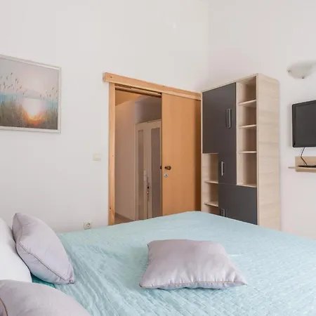 Stunning In Vodnjan With Kitchen Holiday home *