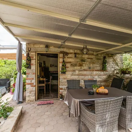 בית נופש Stunning In Vodnjan With Kitchen *