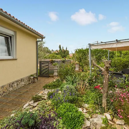 Holiday home Stunning In Vodnjan With Kitchen