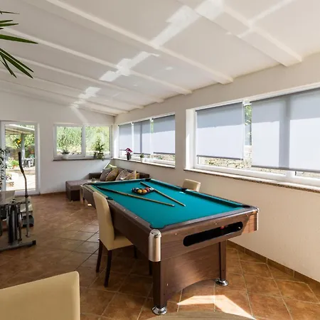 Stunning In Vodnjan With Kitchen Holiday home